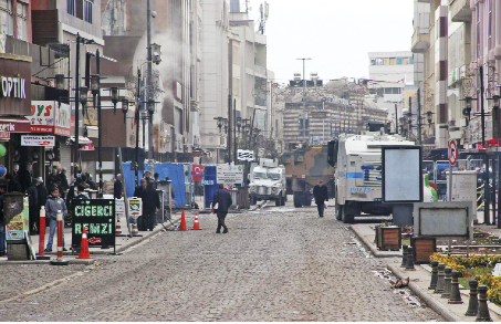 Davutoğlu: Rusya Suriye’de etnik temizlik yapıyor